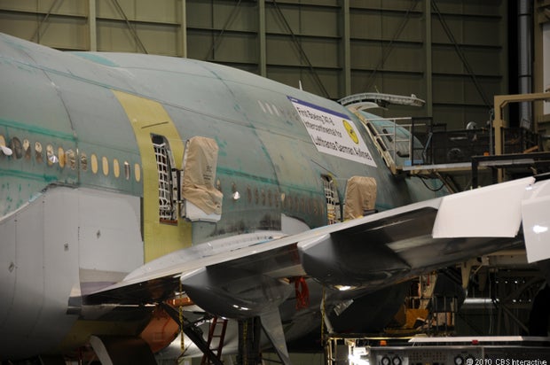 Lufthansa_747-8_I_front_close-up.jpg 