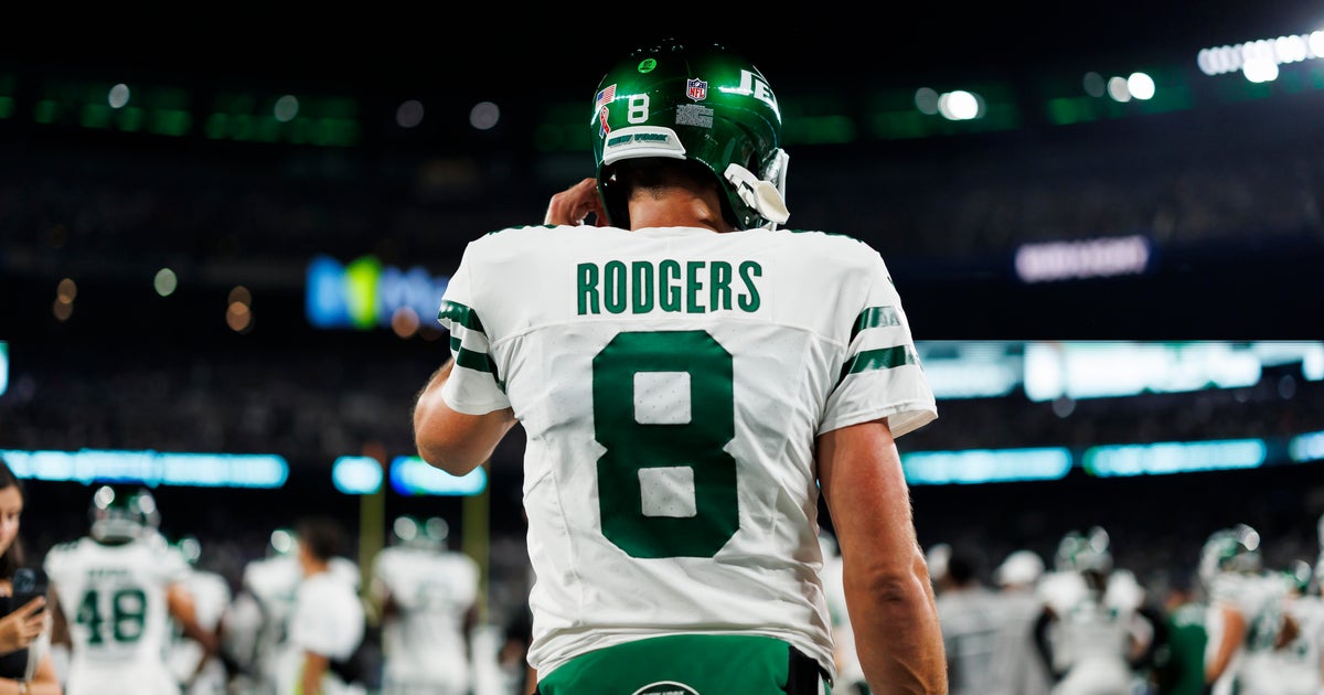 Aaron Rodgers reportedly signs one-year, $13 million deal with Steelers 